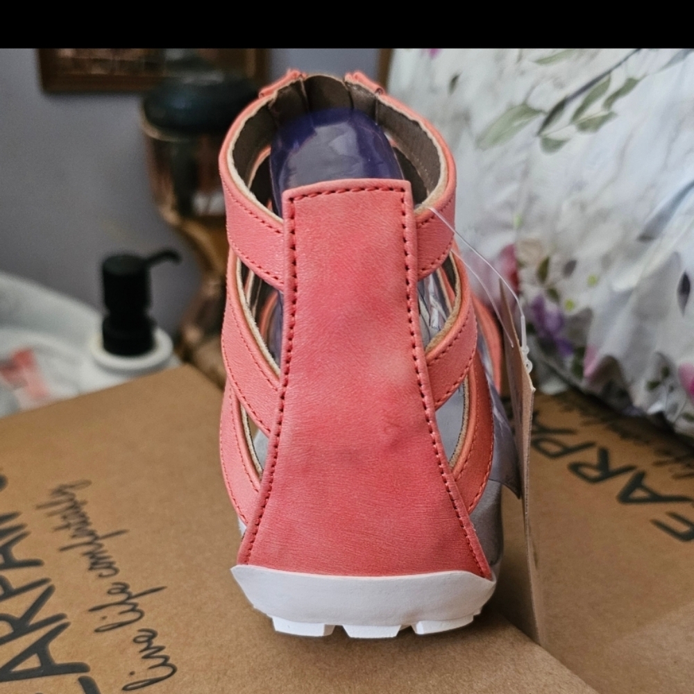 BearPaw Women's Coral Zipper Sandals - Picture 4 of 6